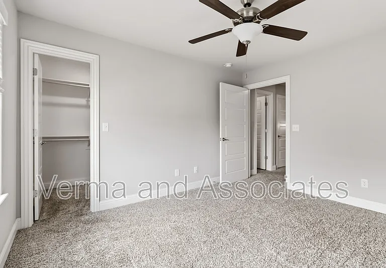 931 E Skyline Loop — Photo 33