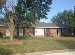 1912 Peach St, Higginsville, MO 64037