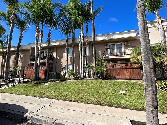 4th image of 4570 54th St Unit 205