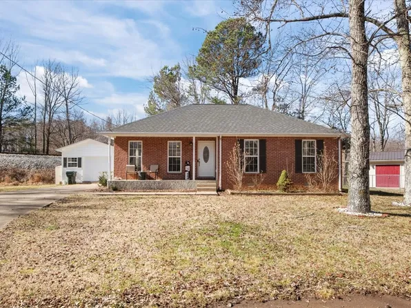 218 Luther Ct, Dickson, TN 37055