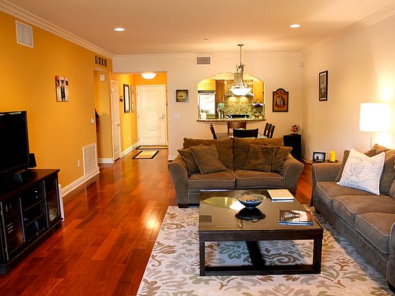 3rd image of 1102 Rexford Dr APT 302