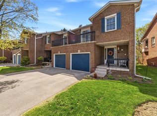 1205 Lambs Ct #15, Burlington, ON L7S 2G4