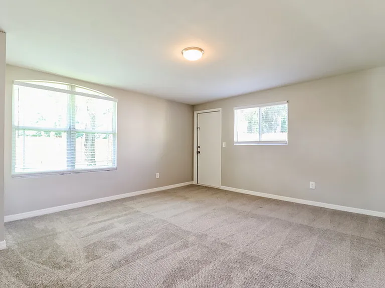 8012 Cameron Cay Ct — Photo 9