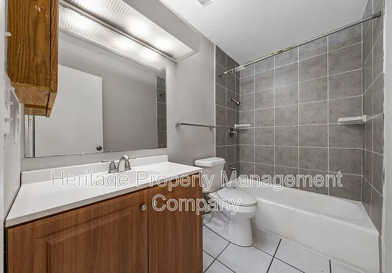 7422 Stonehouse Dr — Photo 23