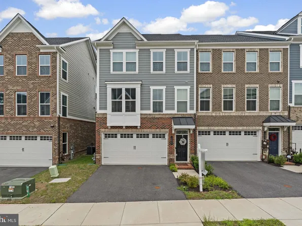 10820 Beckenham St, Middle River, MD 21220