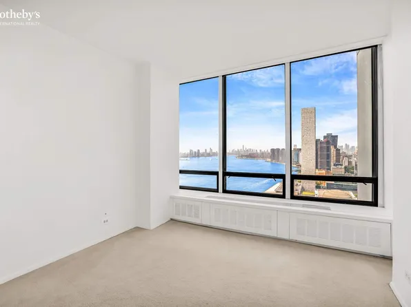 870 United Nations Plaza image 14 of 27