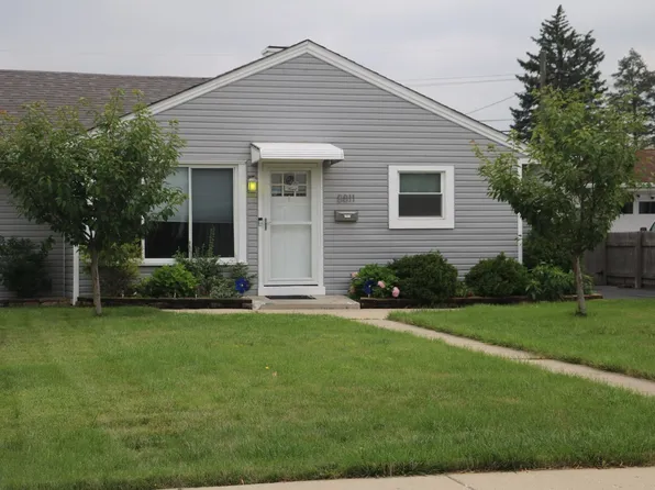 8811 S Kostner Ave, Hometown, IL 60456