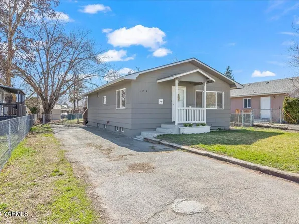 124 E Home Ave, Selah, WA 98942