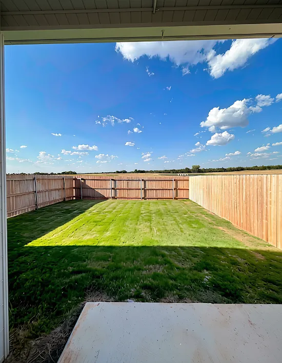 3 bed, 2.5 bath, 1677 sqft, $1,995 — Photo 2