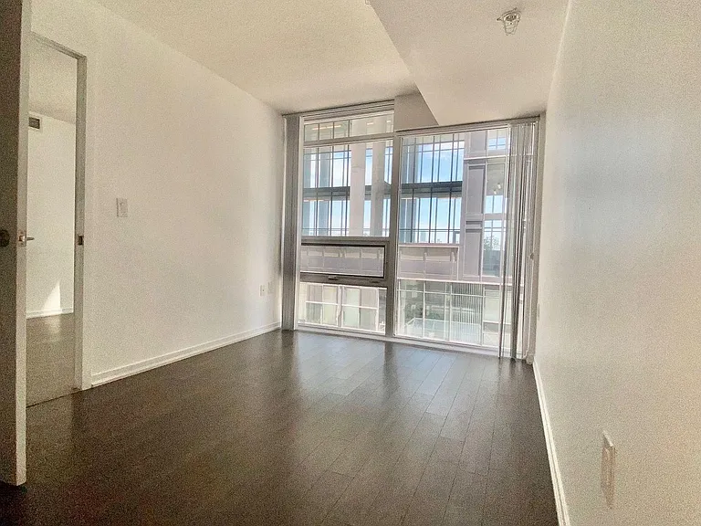 36 Lisgar St #903W — Photo 10