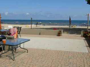 1052 Edgemere Dr, Rochester, NY 14612