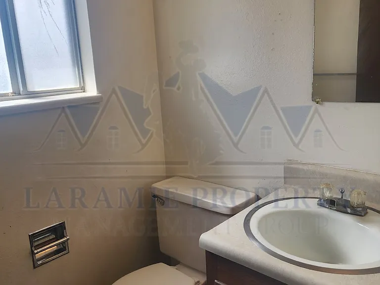 708 Downey St #9 — Photo 10