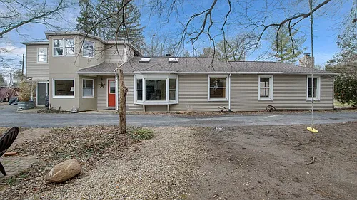 2751 Clifton Rd Photo 1