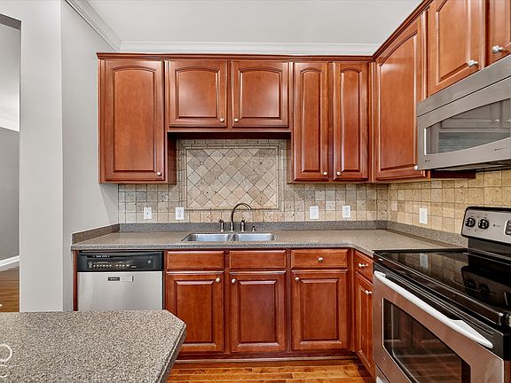 5th image of 8655 N Meridian St