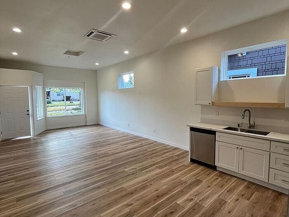 3rd image of 5101 N 46th St #5101