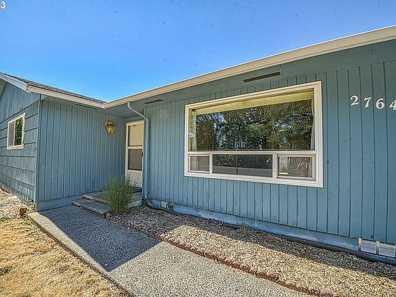 2nd image of 2764 Columbia Blvd