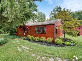 1903 Center Dr, Temperance, MI 48182