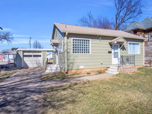 416 E 7th St, Cozad, NE 69130