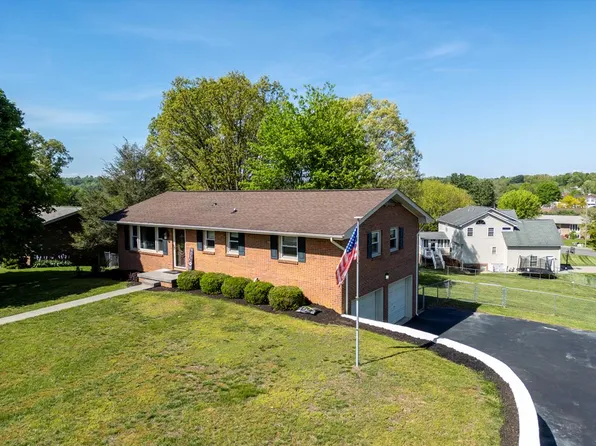 515 Meadowcrest Dr, Bristol, VA 24201