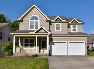 110 Creekside Dr, Maple Heights, OH 44137