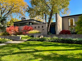 643 Sheridan Rd, Evanston, IL 60202