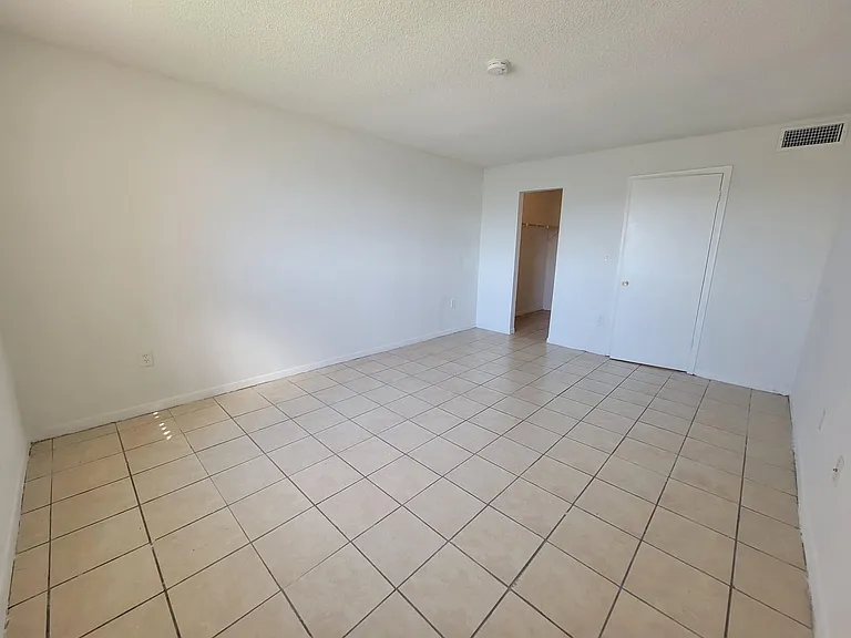 3700 NW 21st St #203 — Photo 6