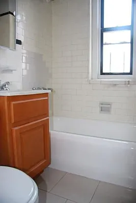 Rented by Lang Realty LLC | media 35