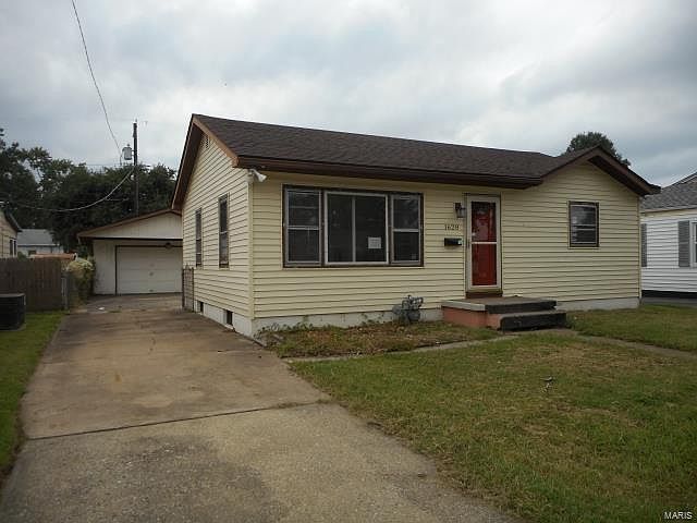 1st image of 1628 Moro Ave