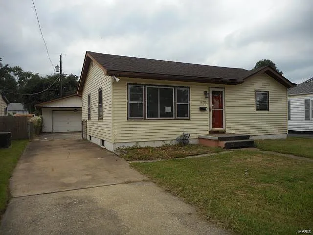 1628 Moro Ave photo 1