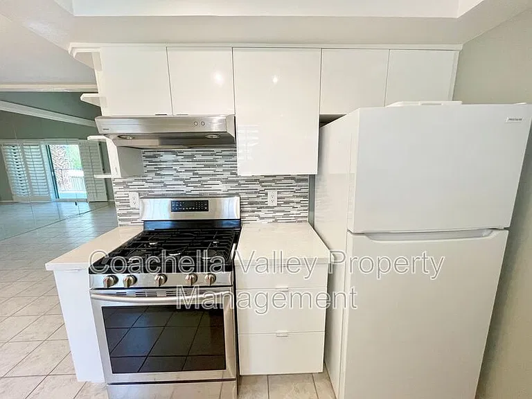 2160 S Palm Canyon Dr #9 — Photo 12