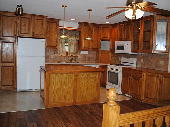 4th image of 2683 Chatham Woods Dr SE