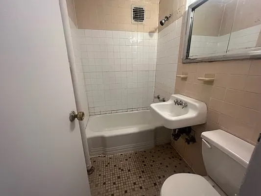 Rented by Village Living Realty | media 8