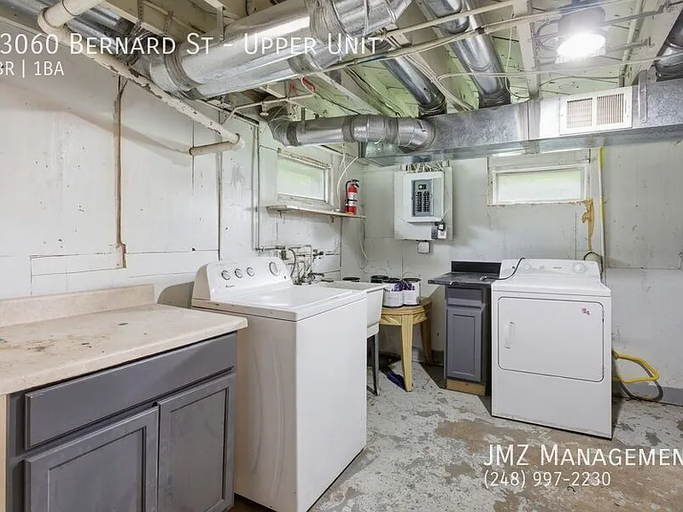 23060 Bernard St #UPPER — Photo 28