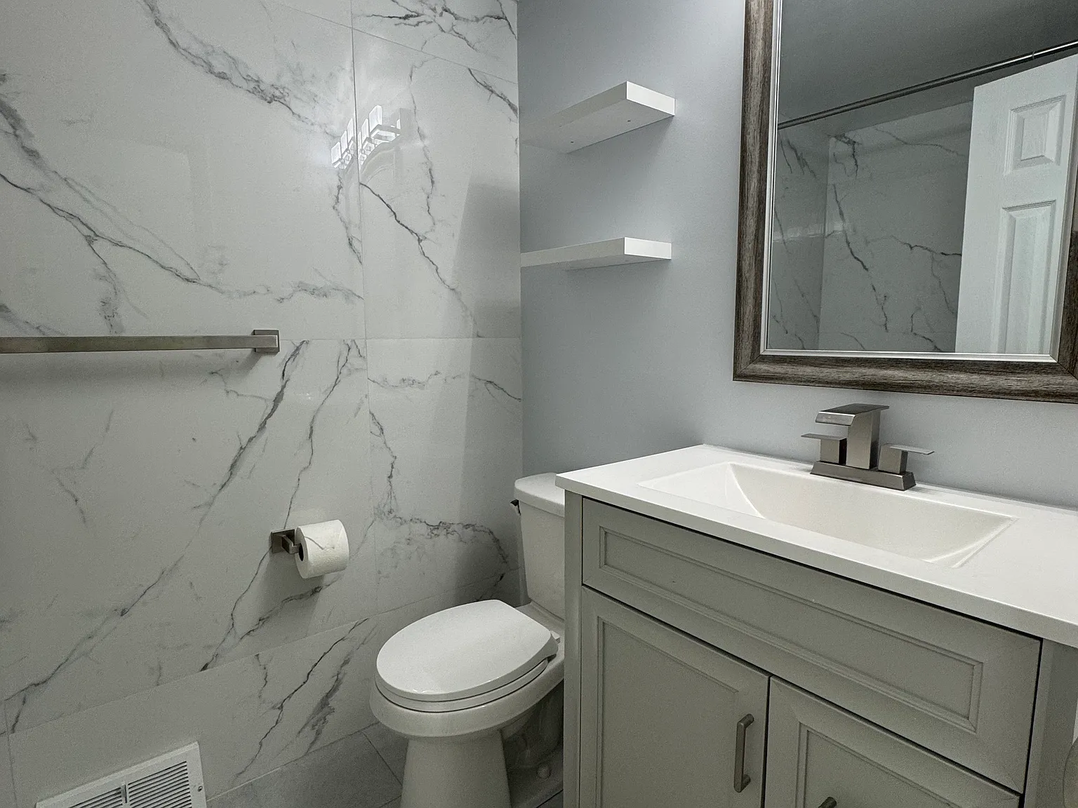 2 bed, 900 sqft, $1,975 — Photo 4