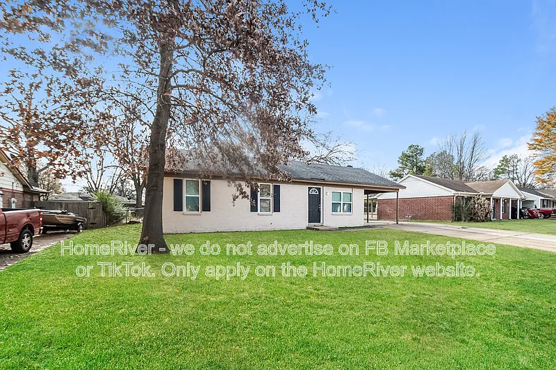 3 bed, 1.5 bath, 1372 sqft, $1,390 — Photo 3