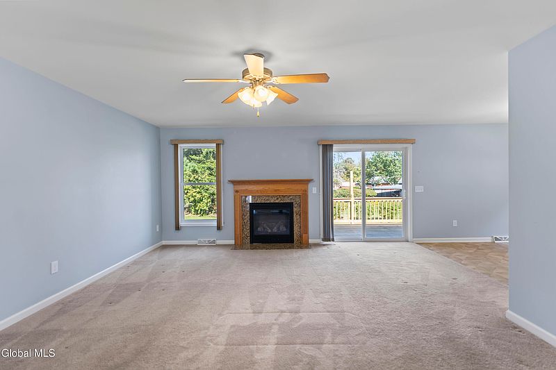 4th image of 1009 Kingswood Court