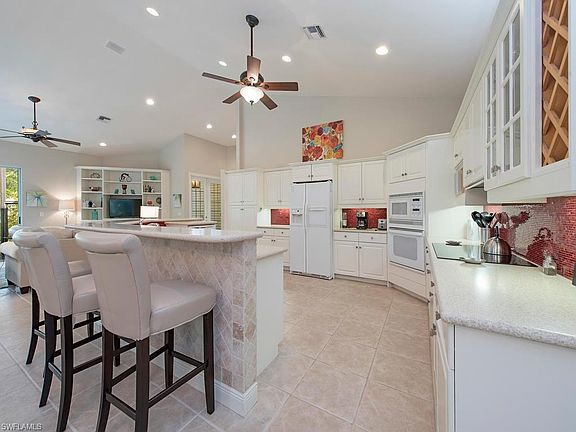 4th image of 3521 Thornbury Ln