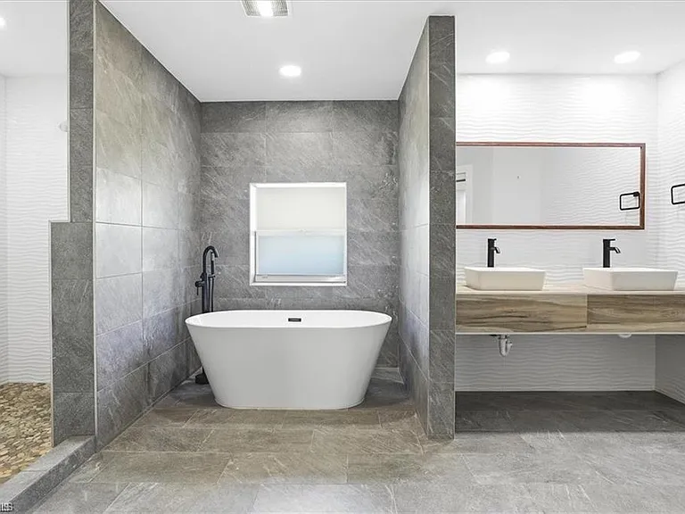 10225 Boca Cir — Photo 13