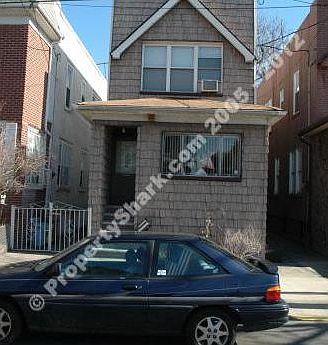 1st image of 1943 E 15th St