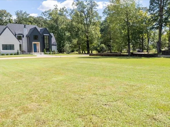 2279 Pinnacle Creek Dr #16, Germantown, TN 38138