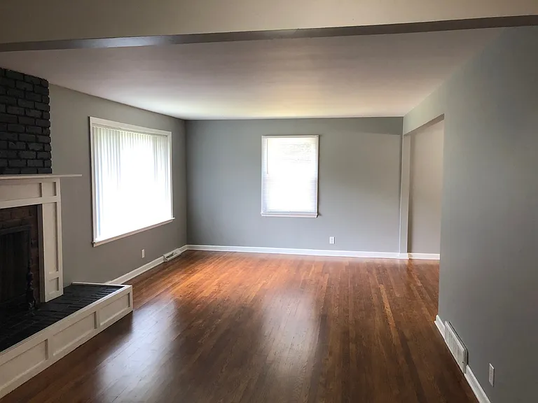 10557 Sharondale Rd — Photo 5