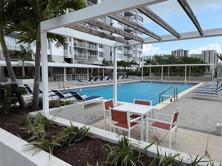 18031 Biscayne Blvd #904 — Photo 23