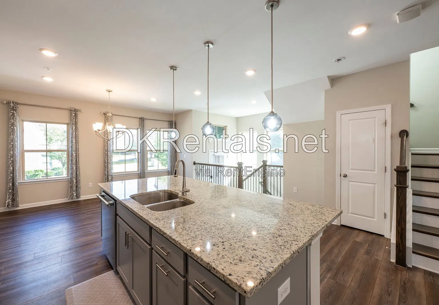 4 bed, 3.5 bath, 1742 sqft, $2,900 — Photo 2