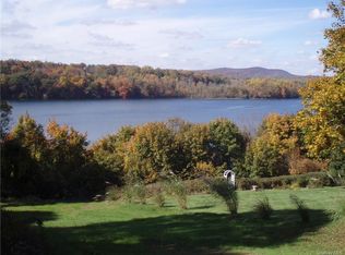 6 Willow Rd, Carmel, NY 10512