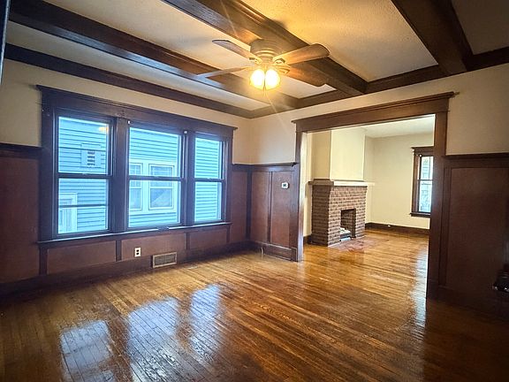 4th image of 32 Elmview Pl #1