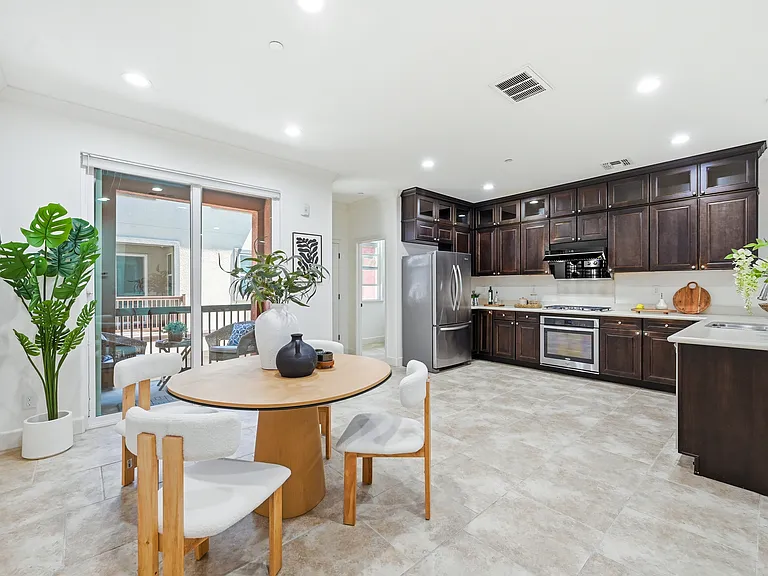 1321 Lee Pl — Photo 12