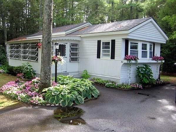 1st image of 82 Maplewood Dr