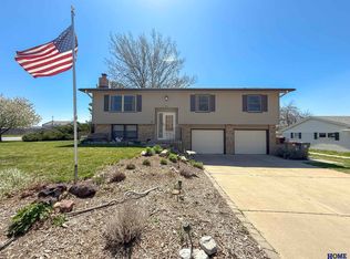 1731 Janssen Dr, Lincoln, NE 68506