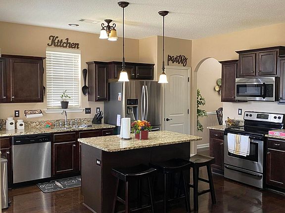 3rd image of 6784 Pink Warbler Ln
