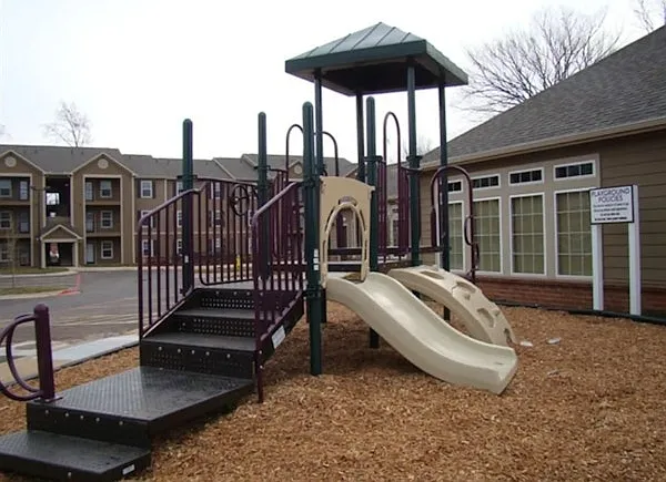 Clarksville Heights — Photo 4